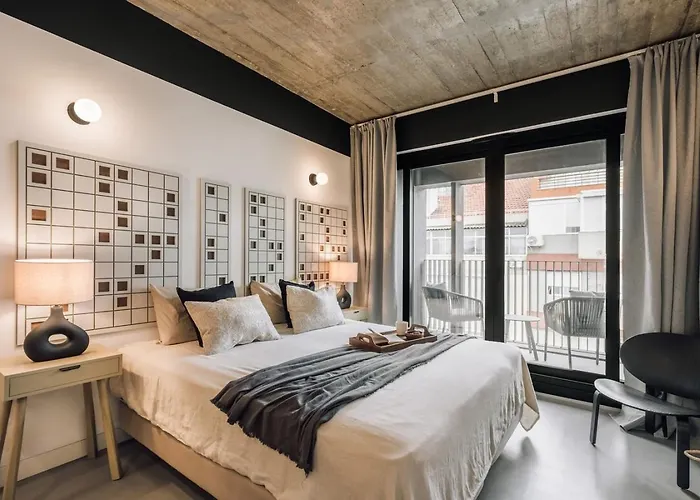 Galapos - 2 Bedrooms And Parking In Santo Antonio * Lisbon